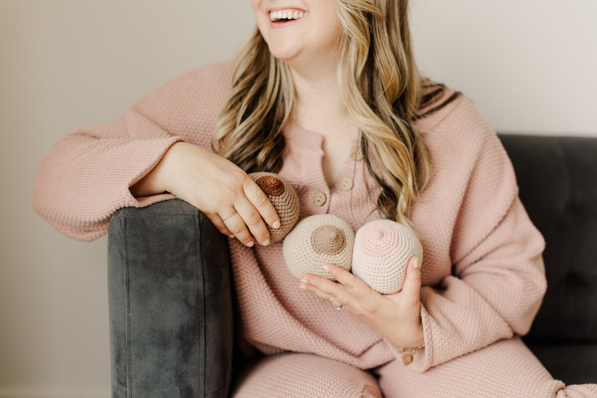 Lactation-with-Lauren-branding-Allison-Maxwell-Photography-May-2025-221