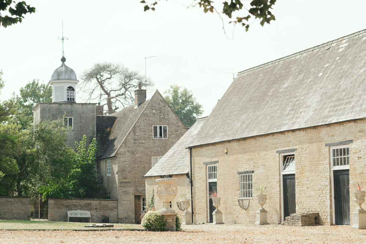 Elegant Wedding at Hinwick House, Northamptonshire - Destination Wedding Photography-18