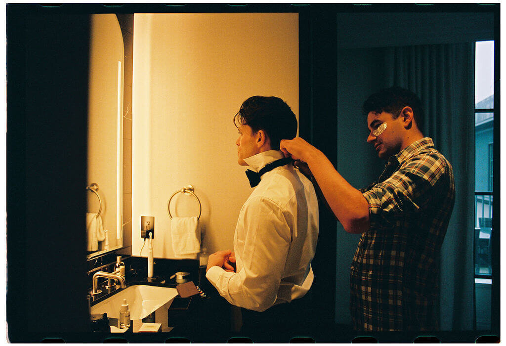 04-colorful-lgbtq-wedding-planterra-detroit-michigan-modern-vintage-events