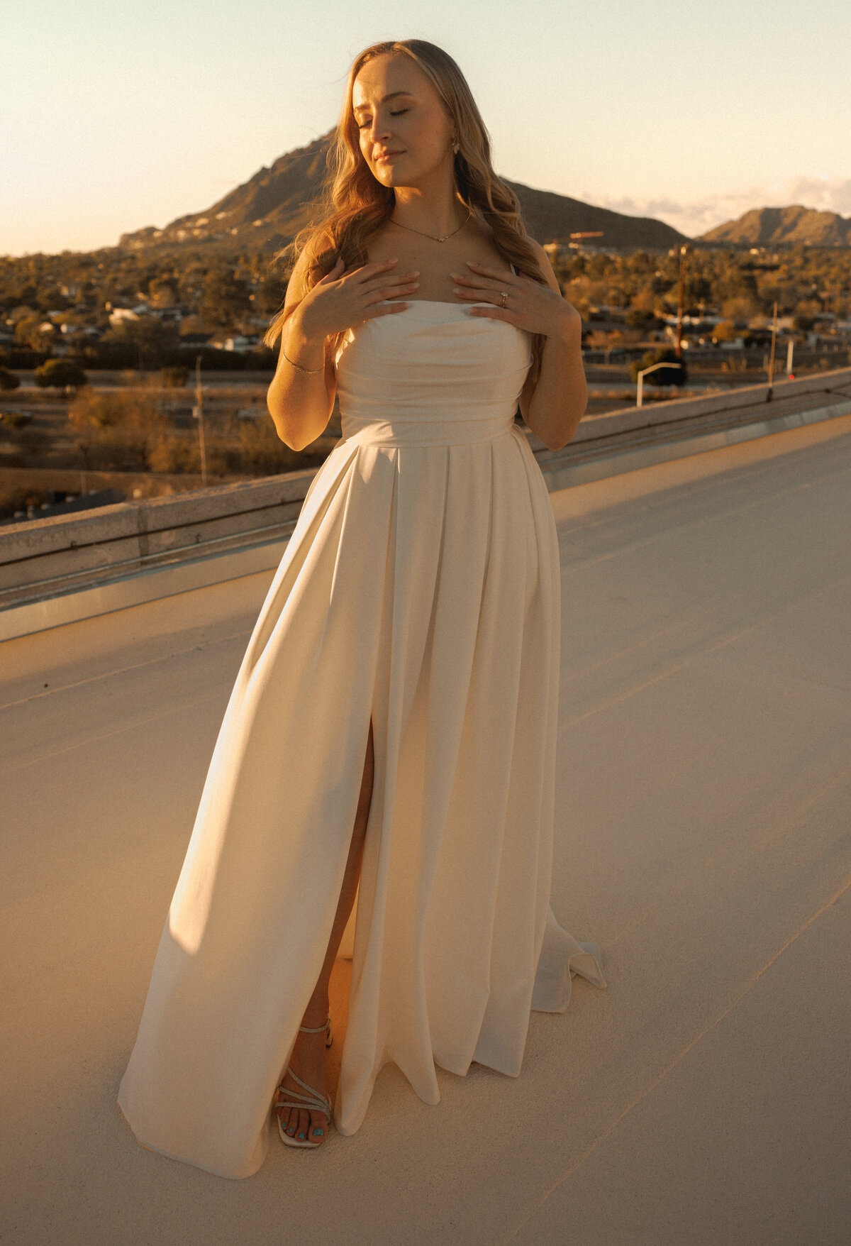 Scottsdale desert wedding venue with bride and groom photographed by Kollar Photography