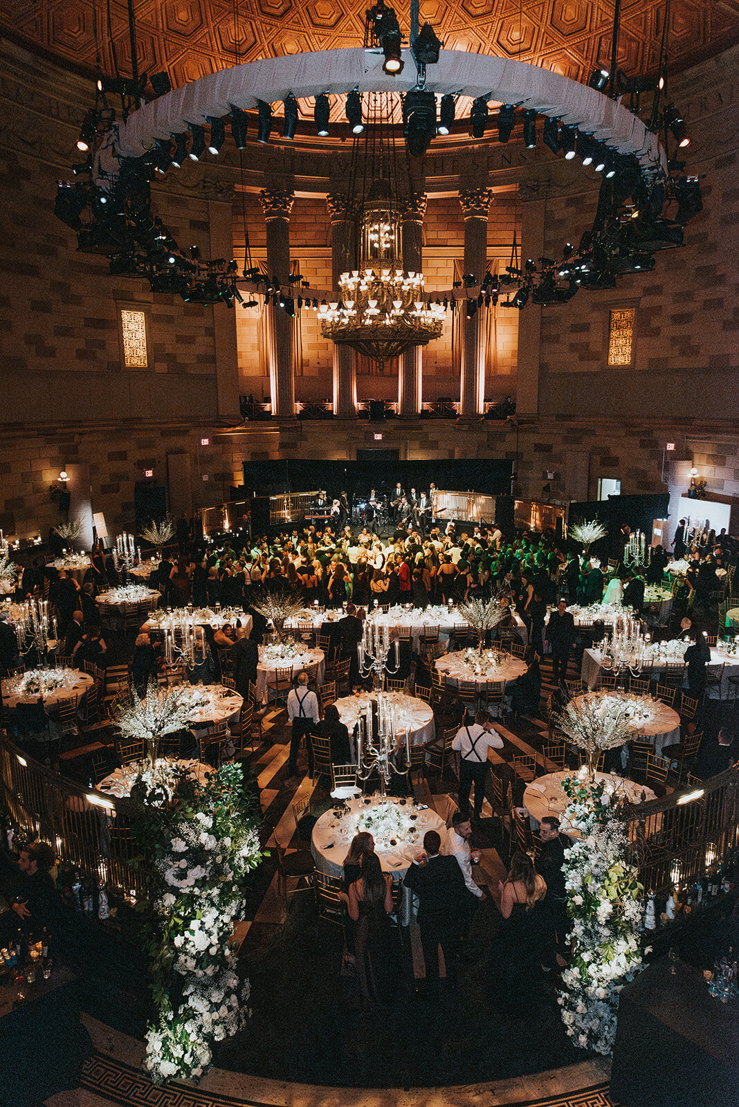 CORRIE-ZACH-NYC-WINTER-WEDDING-AT-GOTHAM-HALL_PHOTOS_BY_MARIA_B_LUNG_1262