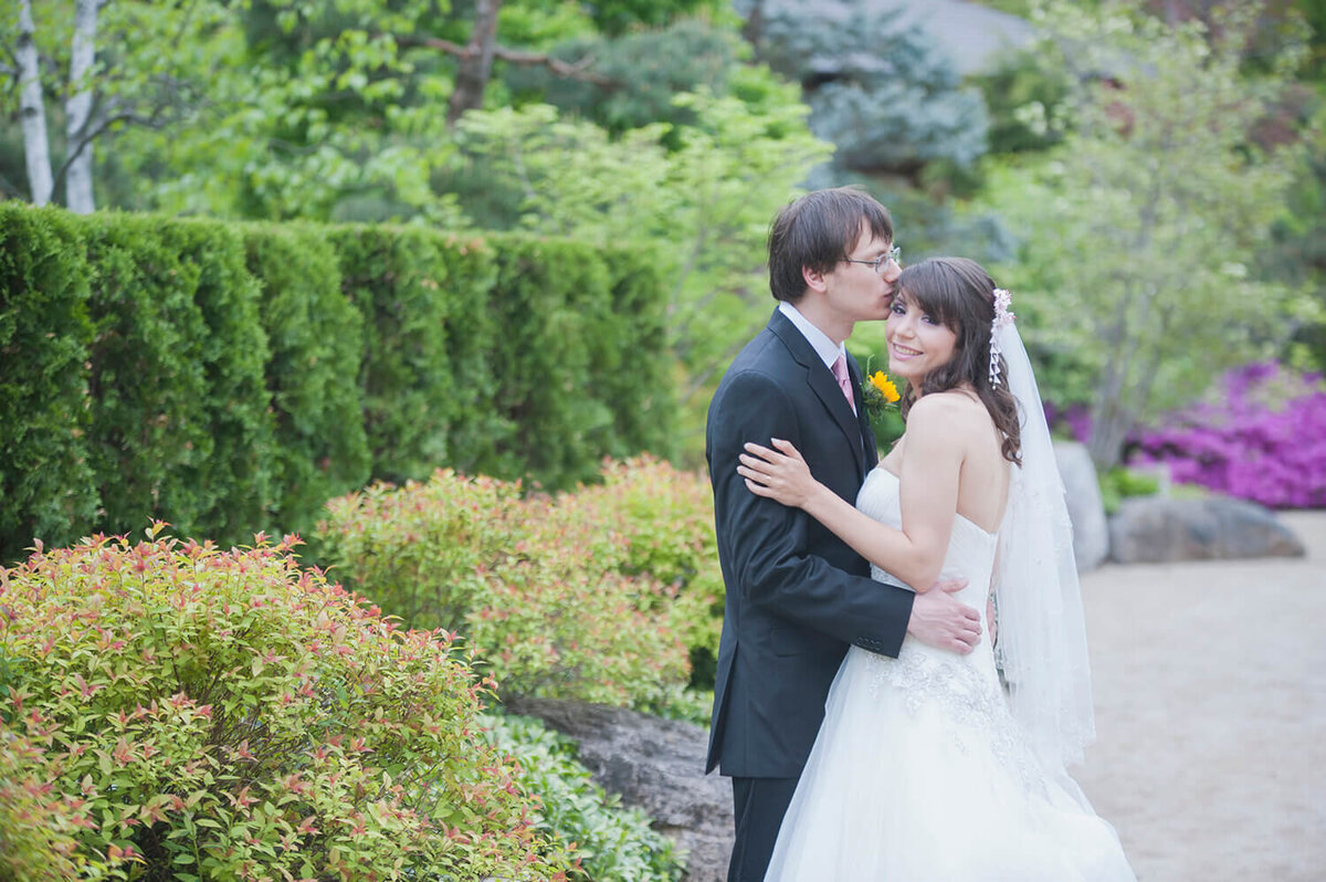 Anderson Japanese Gardens happy wedding couple Rockford Wedding Photography