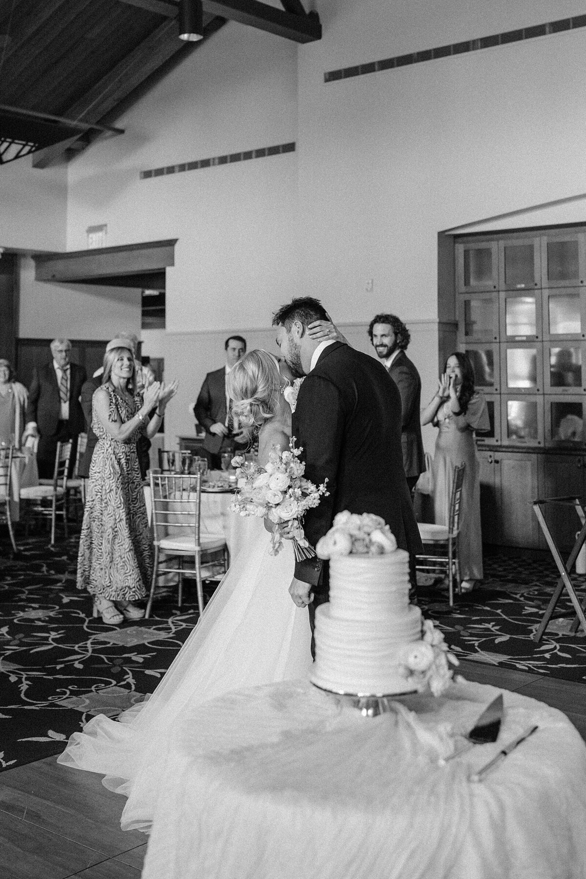 Oak-pointe-country-club-wedding_1349