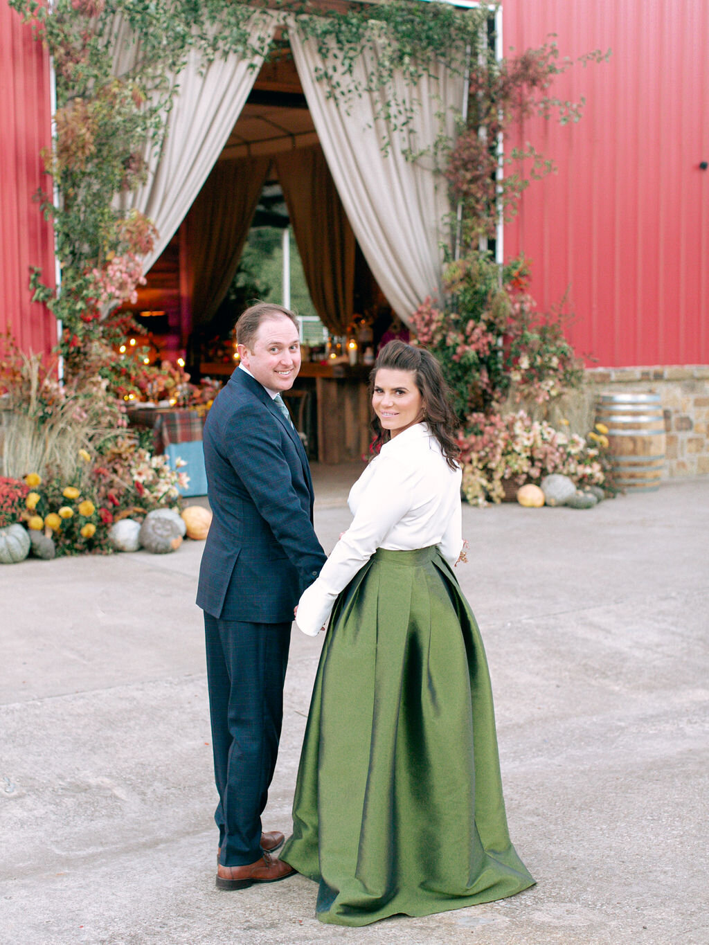 max-owens-fall-wedding-texas-ranch-barn