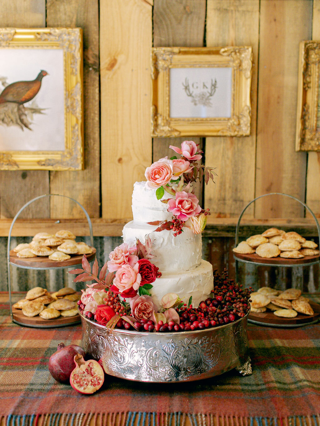 max-owens-fall-wedding-texas-ranch-cake