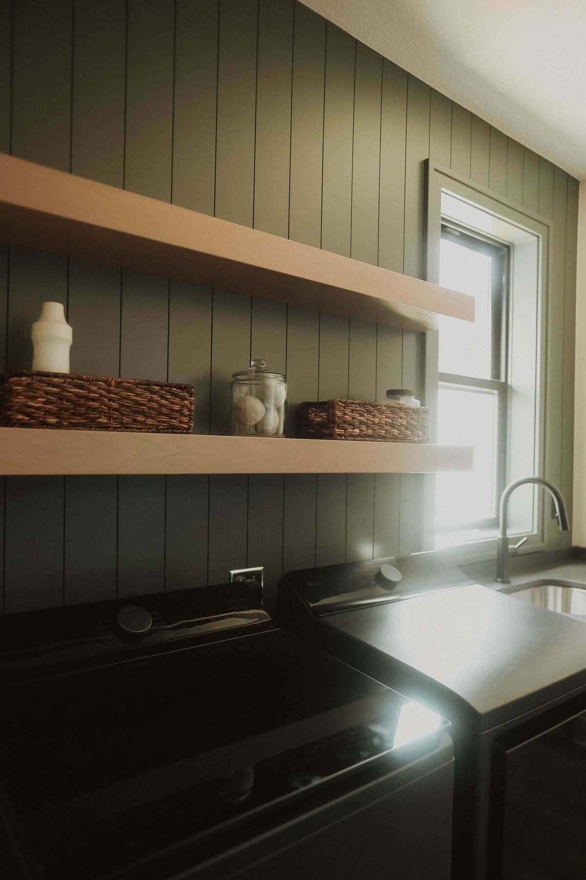 9632-Laundry-Polk-City-Central-Iowa-Custom-Home-JRL-Builders-3F1A8033