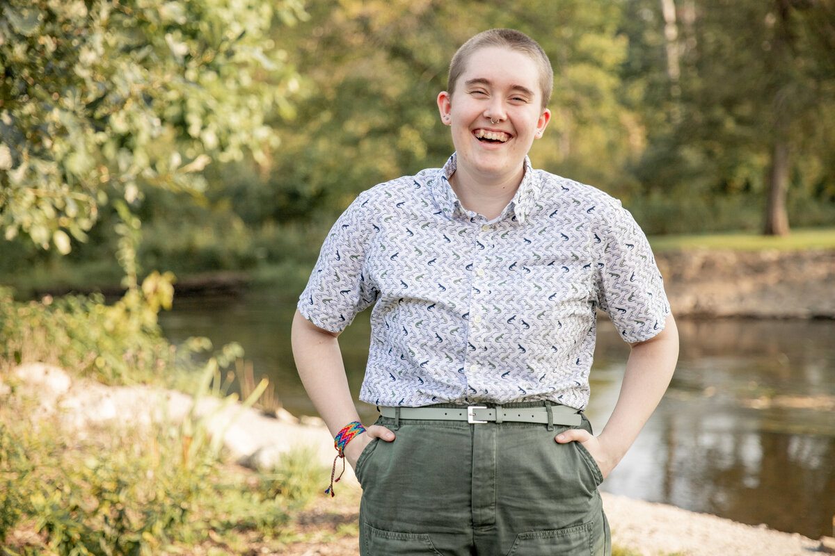 senior-photo-laughing-river