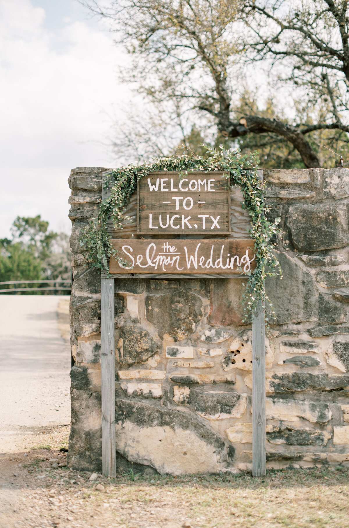 luck ranch-luck-ranch-spicewood-texas-willie-nelson-wedding-tonya-volk-photography-42