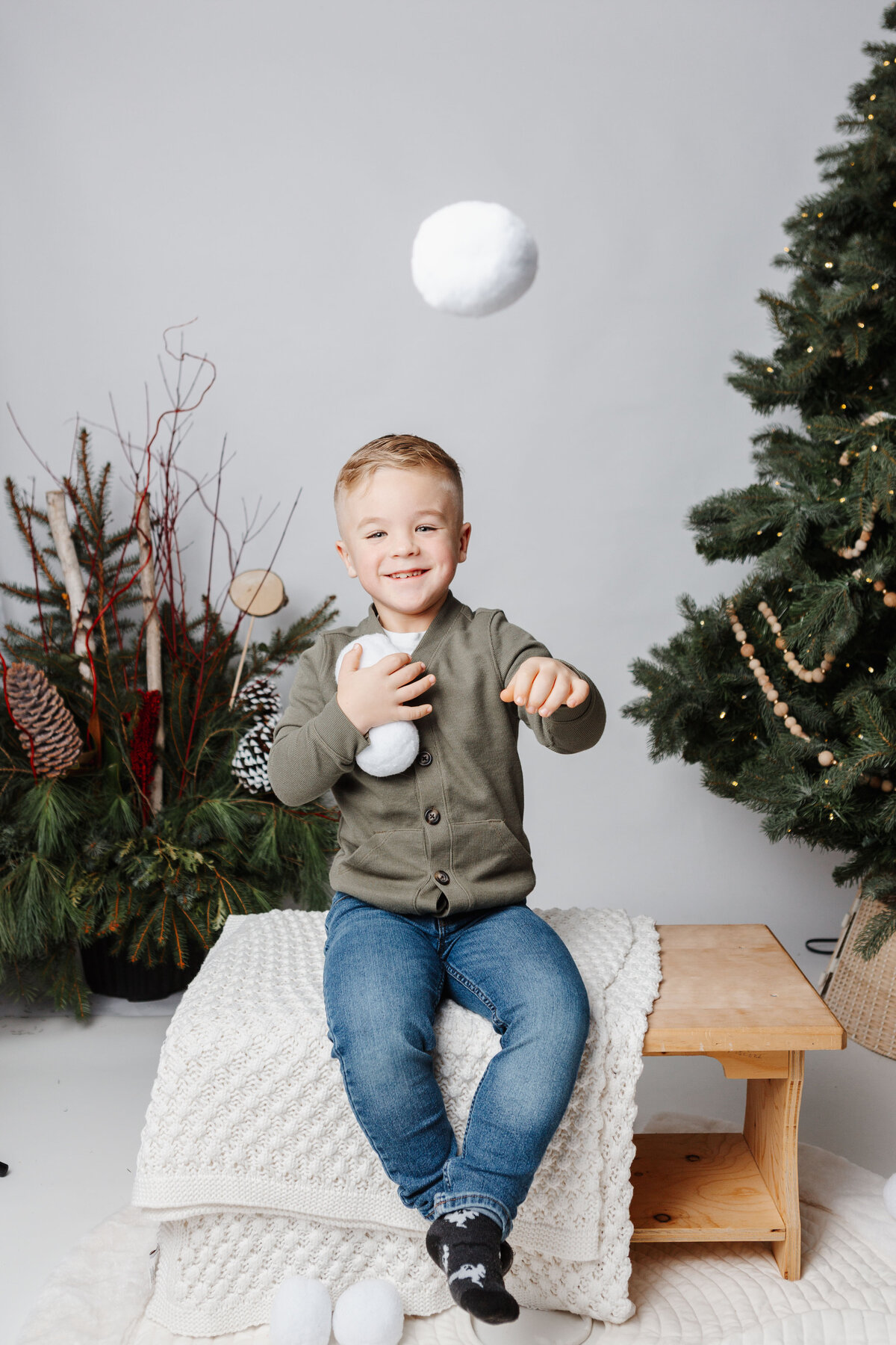 Christmas-mini-session-Chelsey-Kae-Photography-2025-5560