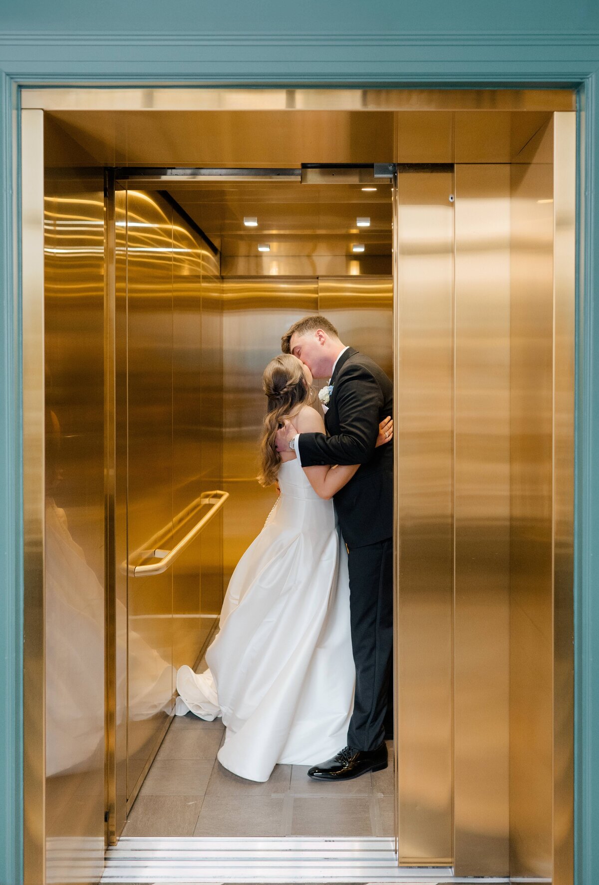 The Cottonwood Hotel Wedding Photos - Anna Brace Photography - Omaha Wedding Photographers-29