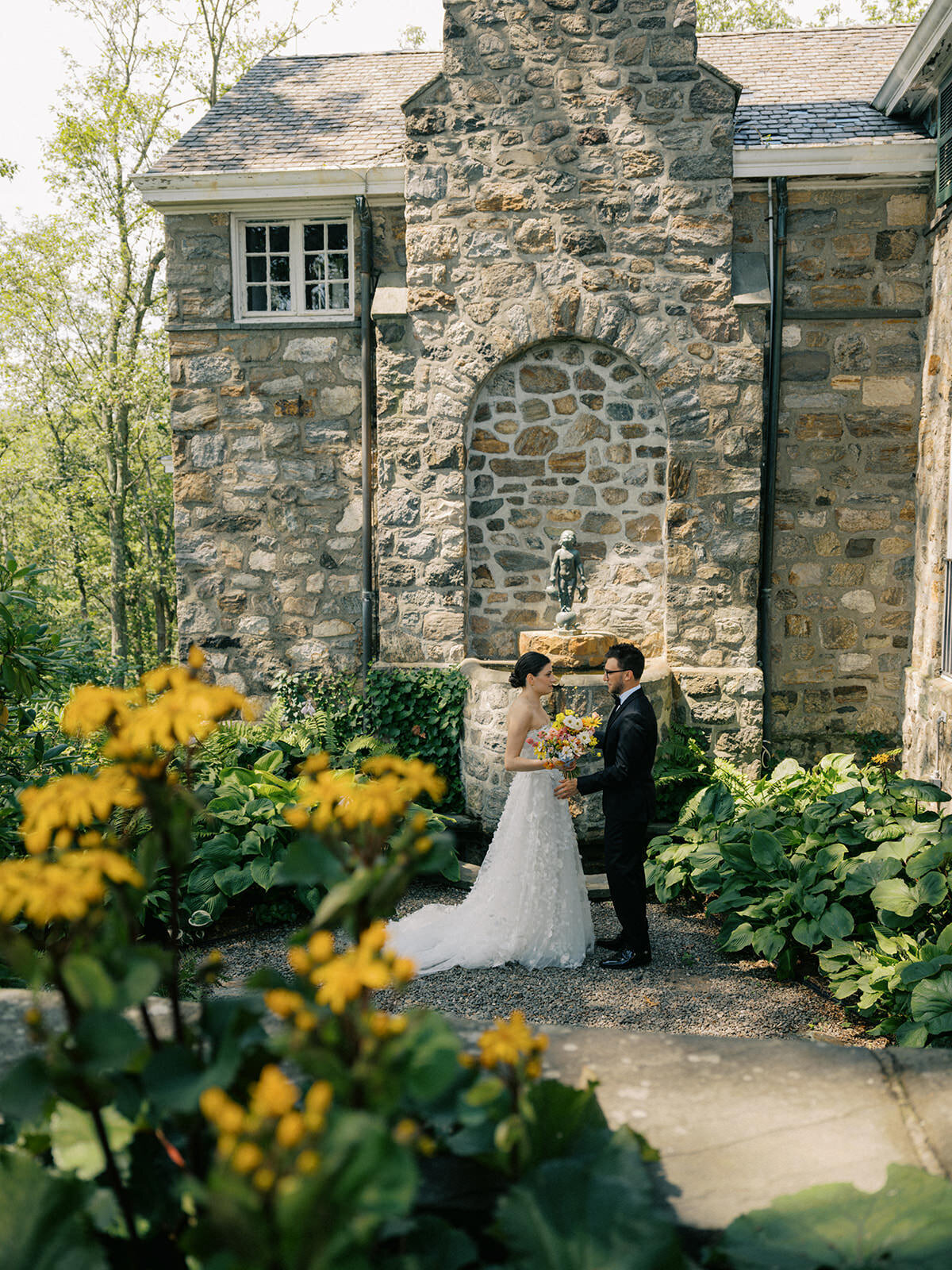 bride-groom-garden-first-look