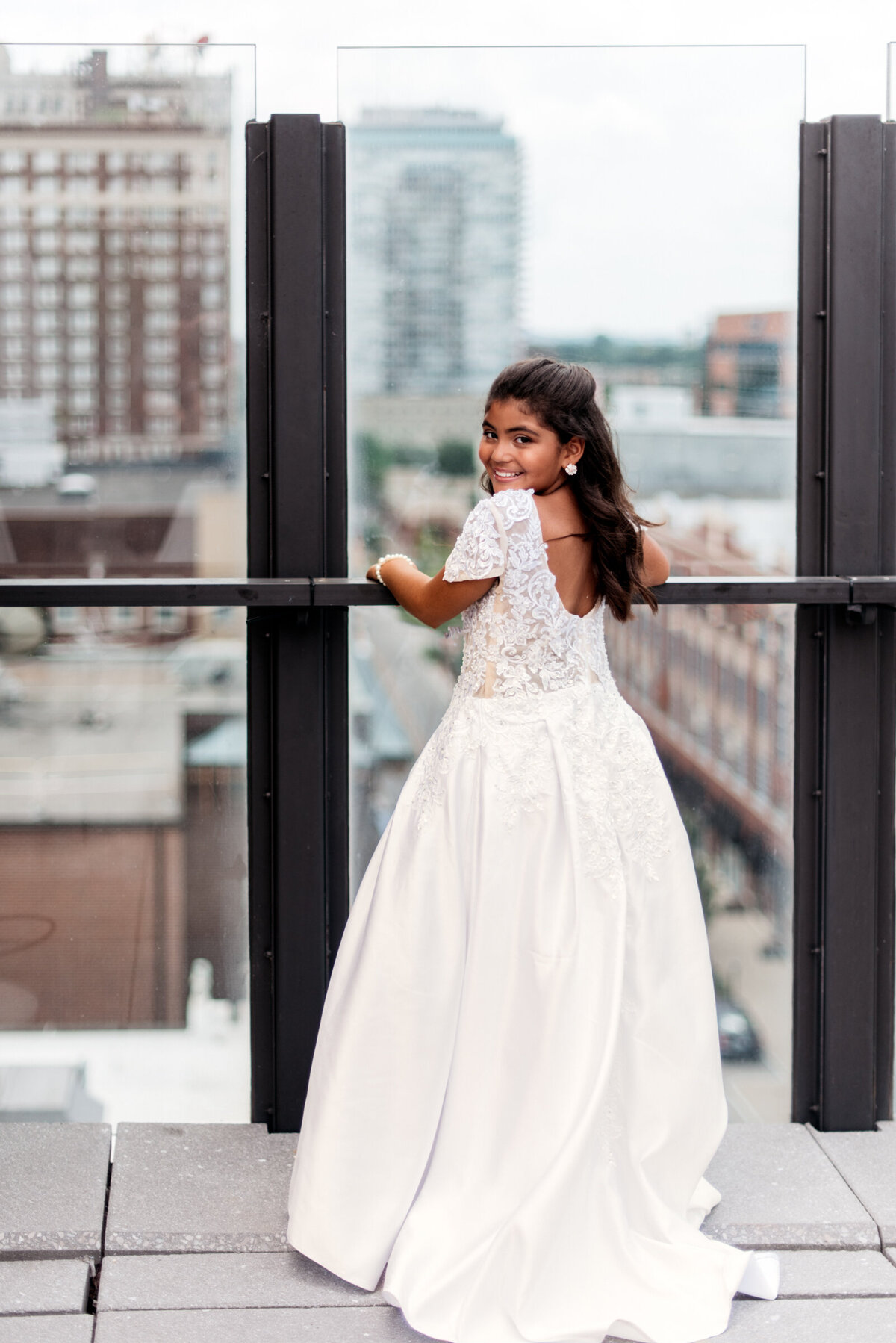 Leslie-Rodriguez-Photography-downtown-Louisville-Industrial-Wedding-2