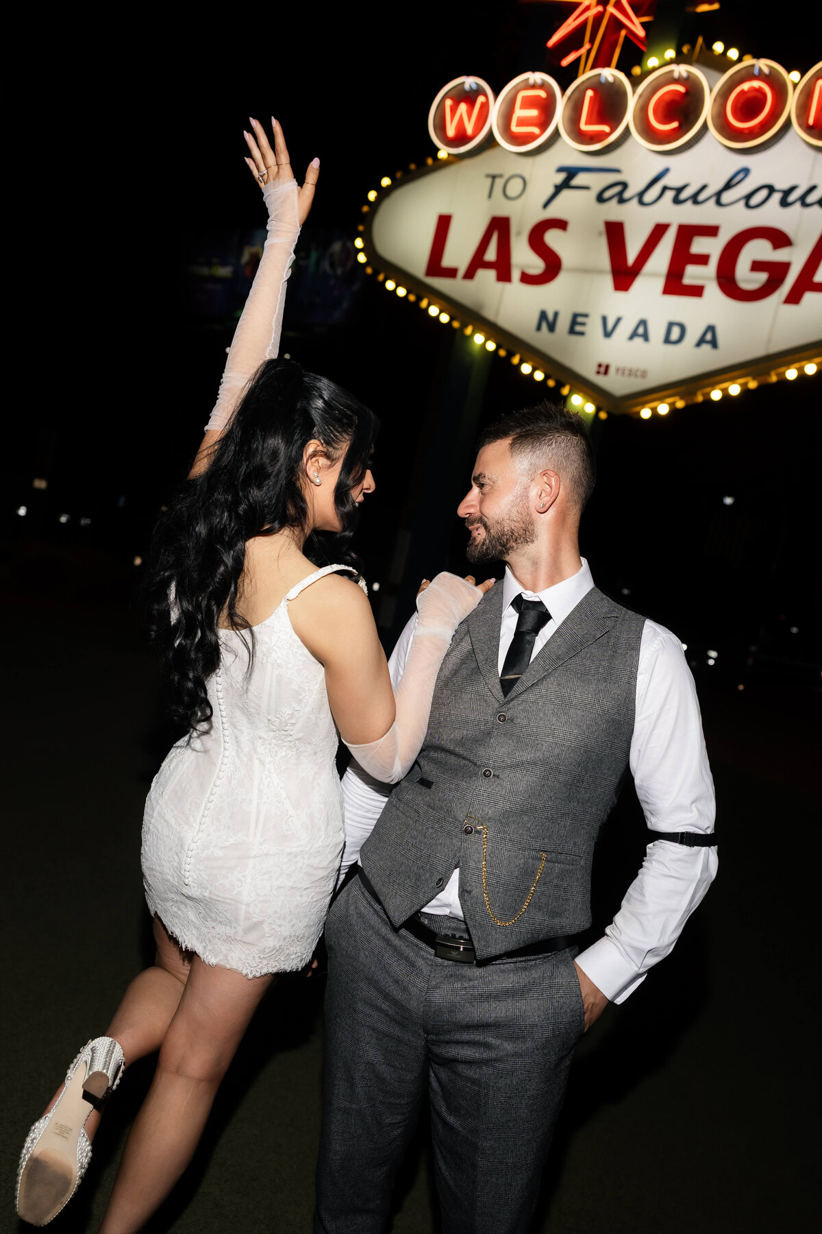 92riskyexposure_aimee-adrian_las-vegas-elopement-photography