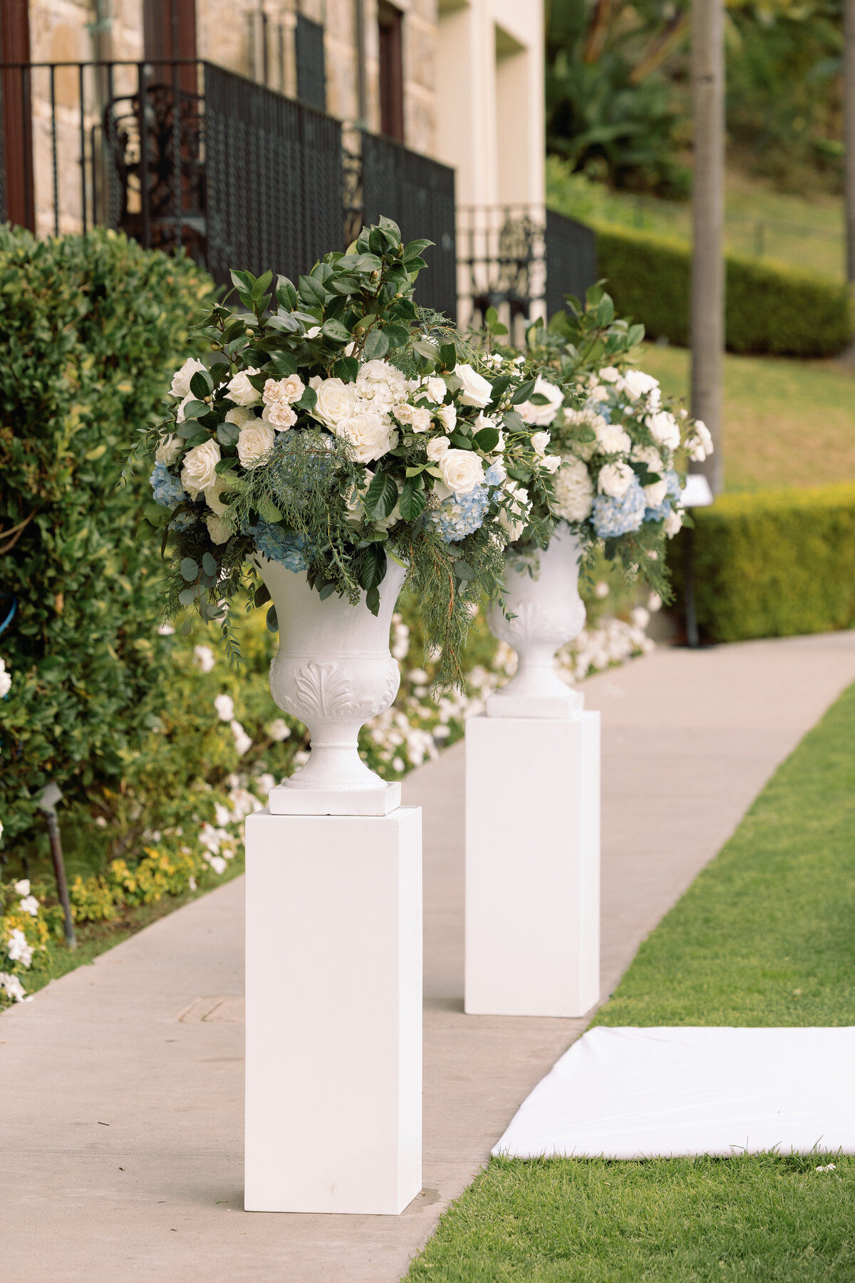 Tall center pieces on the ceremony