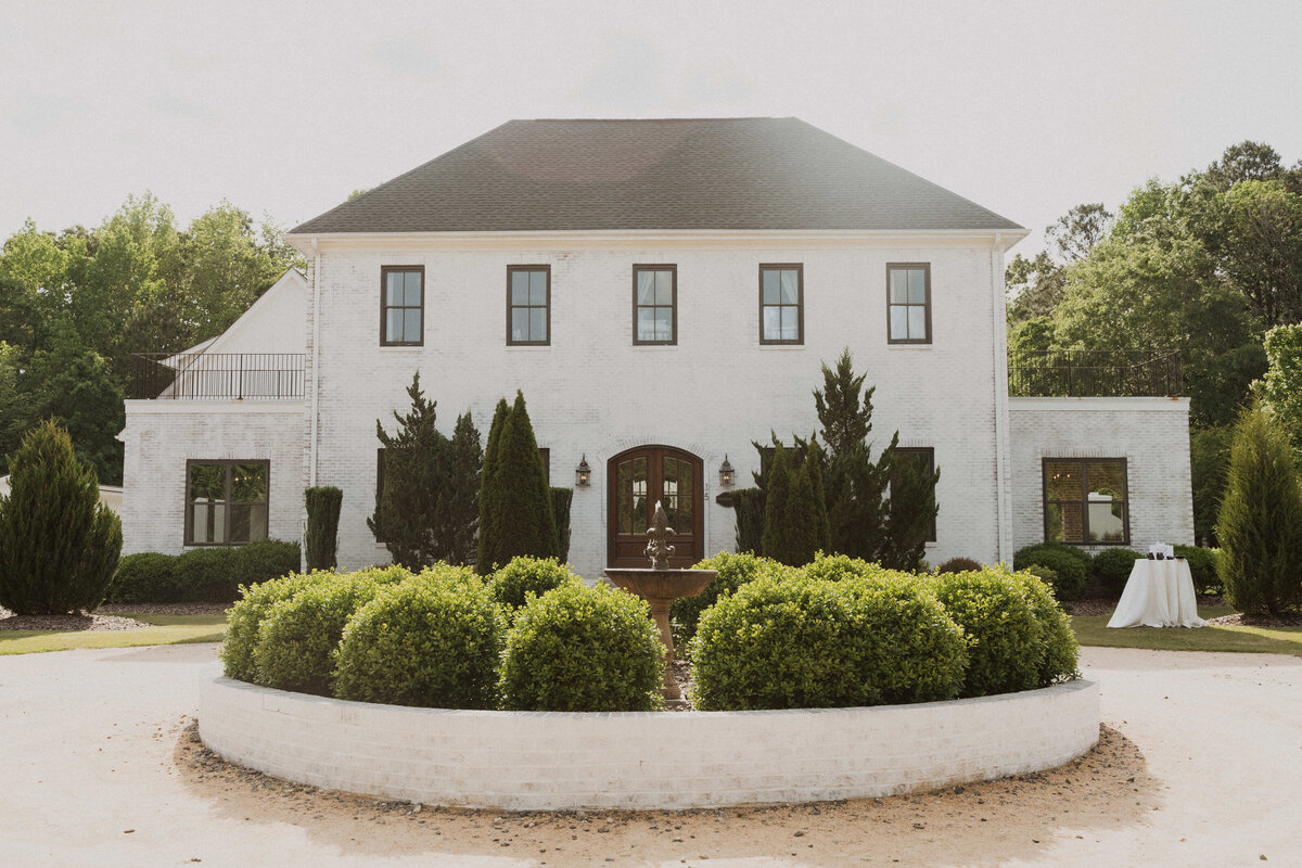 CharlottePhotographer_CorrinRyanDetails_ThinSpaces-32