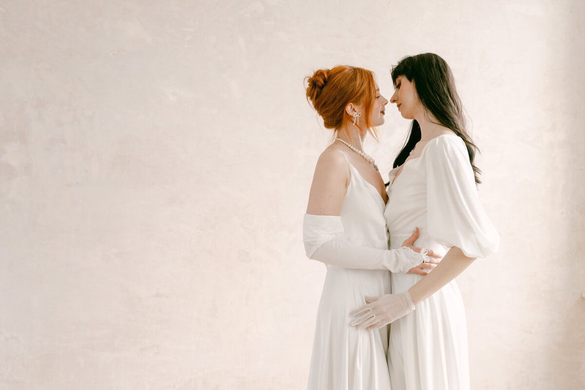 RuizRocksWeddings_Modern Editorial Photo_Rolling in Roses00120