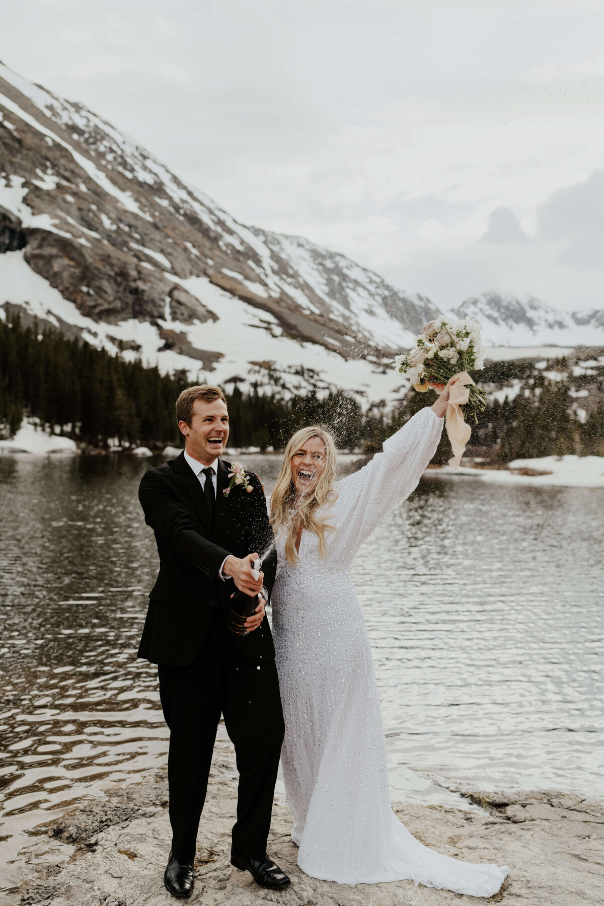 blue-lakes-elopement-photographer-16