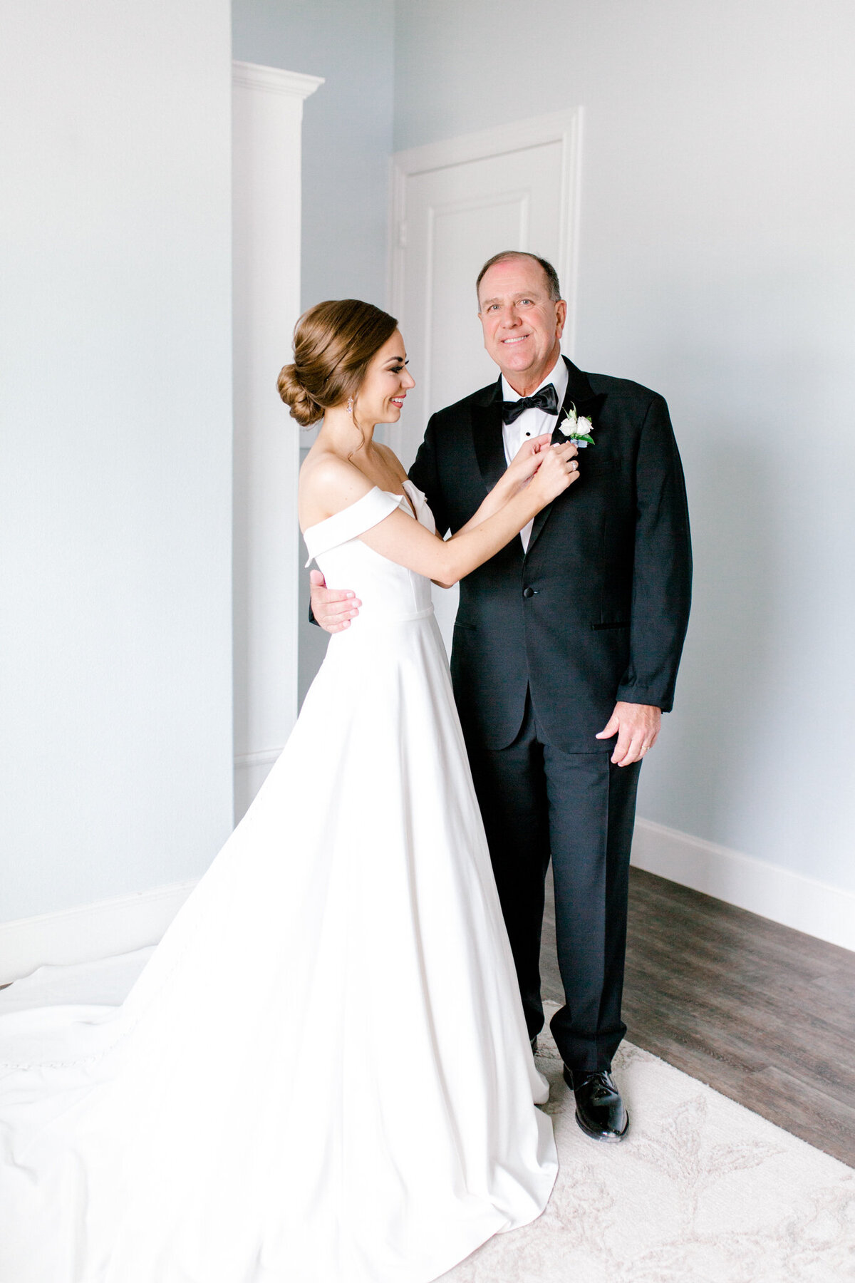 Lexi Broughton & Garrett Greer Wedding at Dove Ridge Vineyards | Sami Kathryn Photography | Dallas Wedding Photography-49