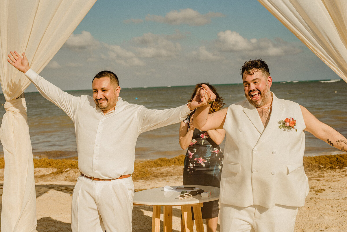 d-mexico-cancun-dreams-natura-resort-queer-lgbtq-wedding-details-ceremony-i-dos-34