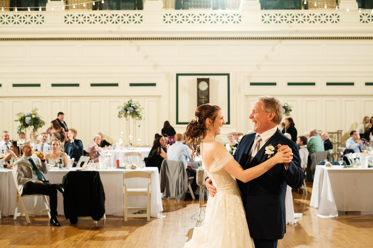 037_2022-04-16_20-15-36_FUJIFILM_X-T3_XF35mmF1.4 R_(c)_weddingsbyryanandkate.com