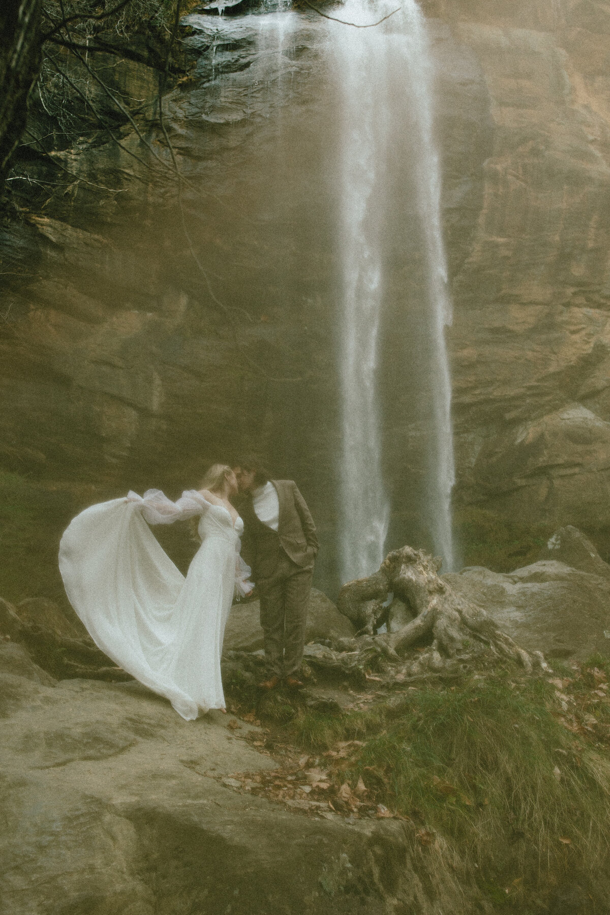 toccoa-falls-georgia-waterfall-whimsical-elegant-elopement-185