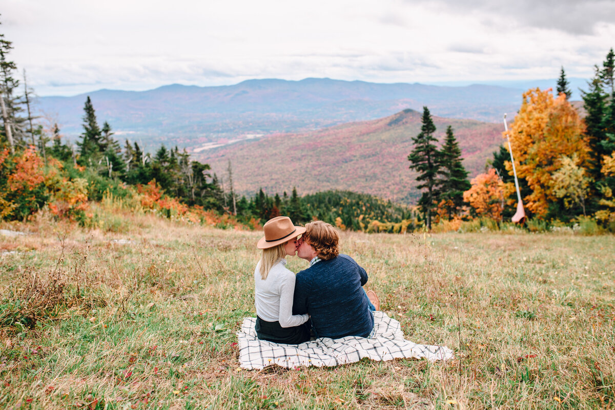vermont-stowe-engagement-blanket