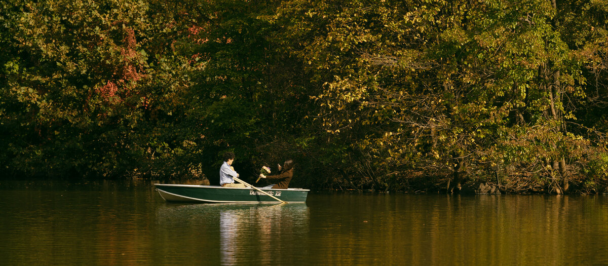 Central Park Canoe Boats Engagement Photographers 4029-2