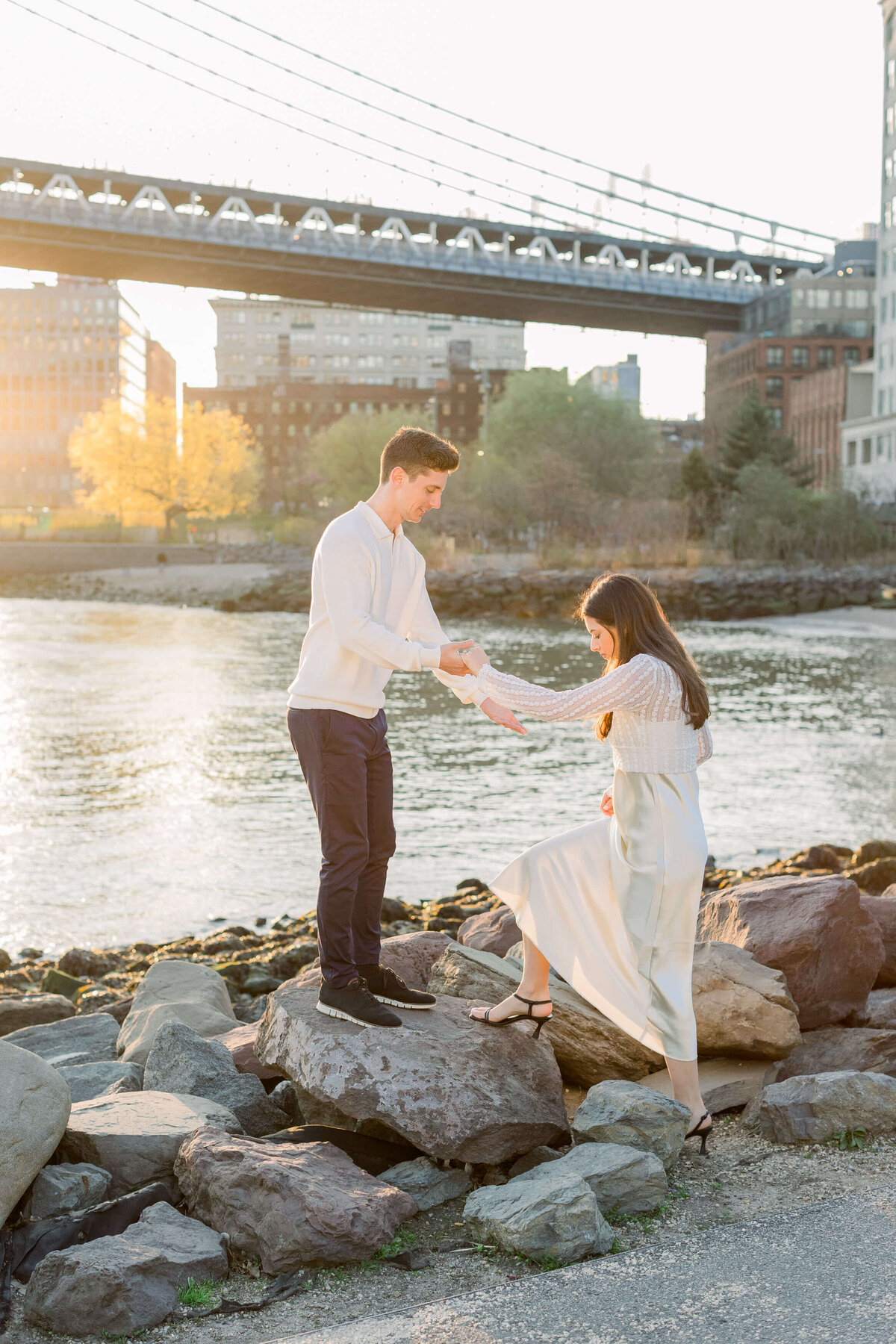 DUMBO_and_Williamsburg_Brooklyn_Engagement_018