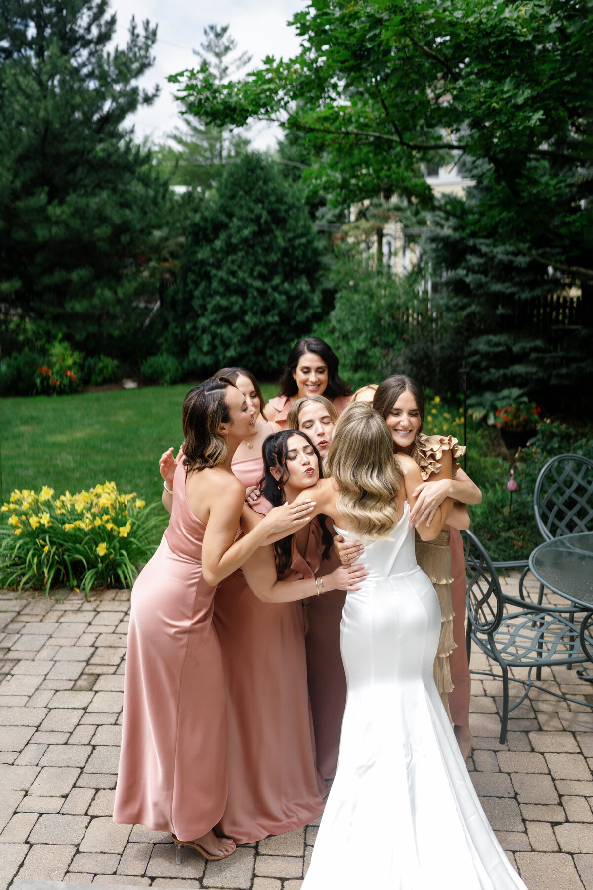 Aspen-Avenue-Chicago-Wedding-Photographer-Chicago-Athletic-Association-Simplicitee-XO-Design-Co-St-Mary-of-the-Angels-Church-Anomalie-Beauty-Timeless-Vogue-47