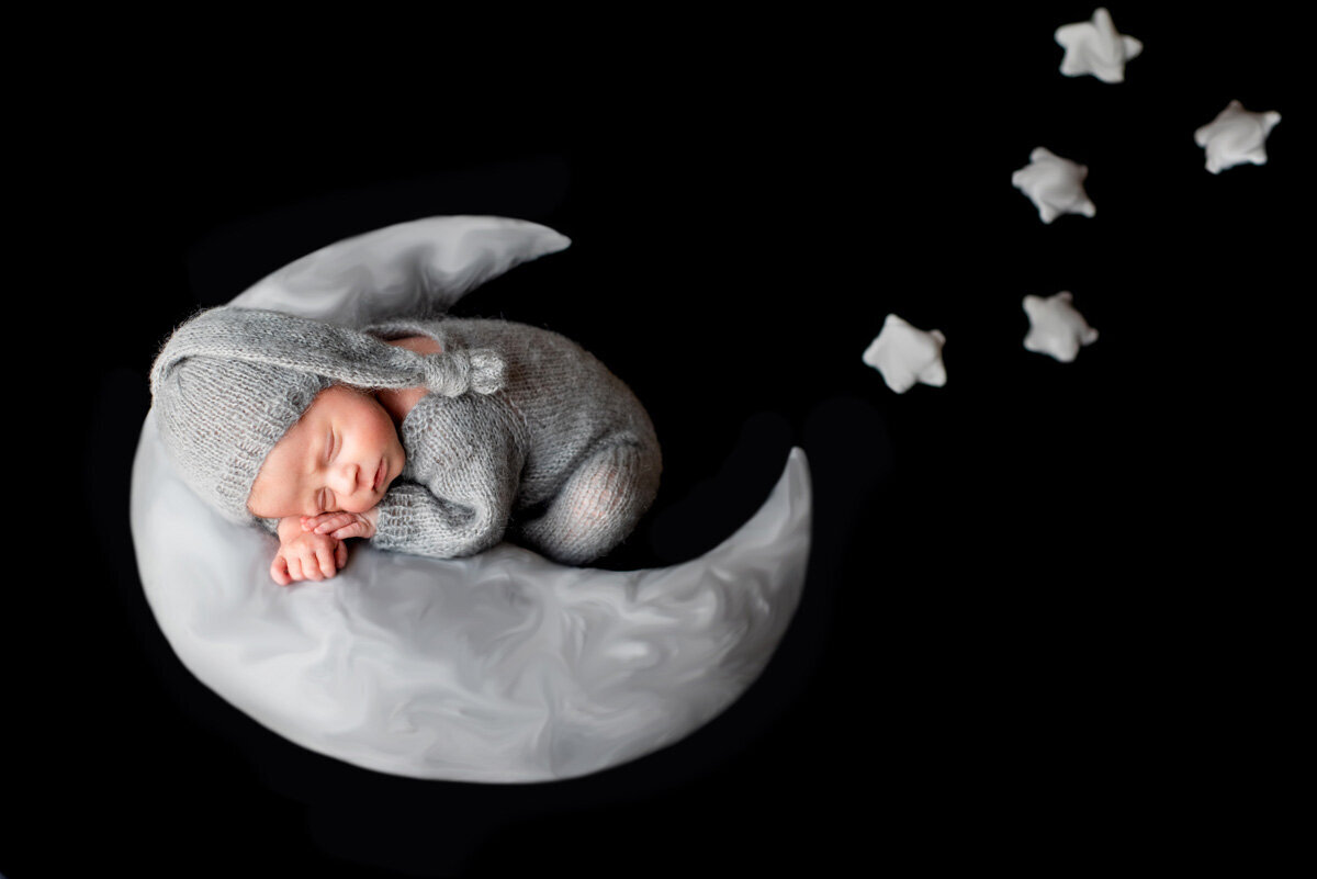 highlands-ranch-newborn-in-home-session-grey-moon