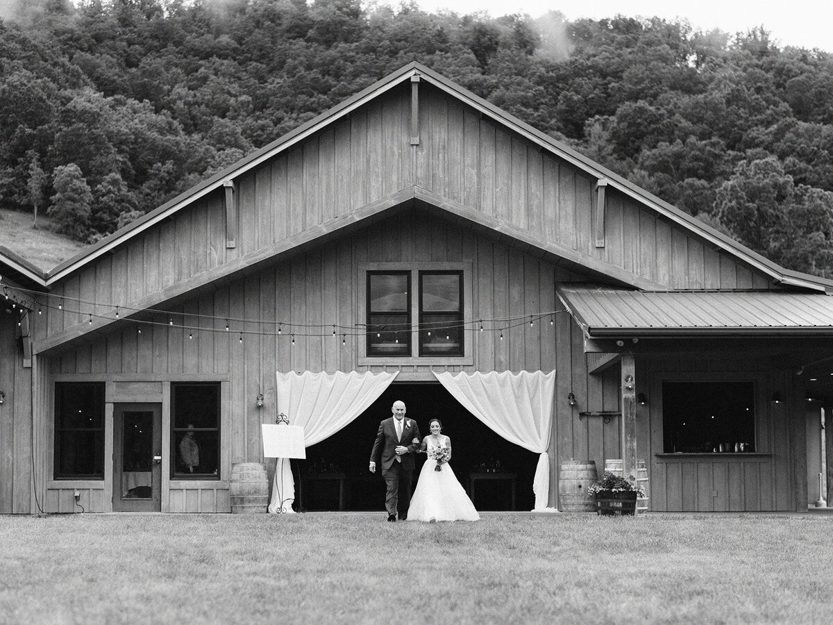claxton-farm-asheville-wedding-photographer-30