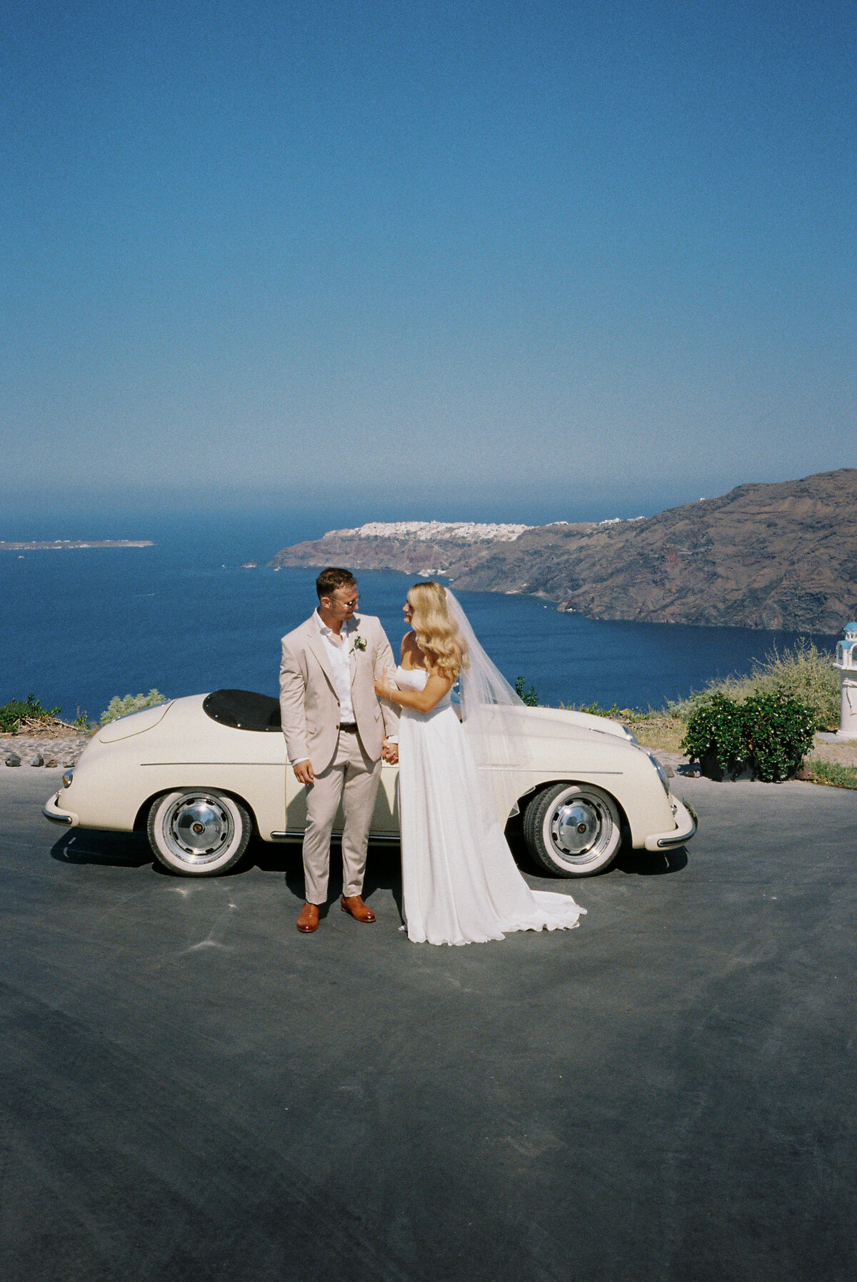santorini-summer-elopement-film-greece-island-elegant-timeless-vintage-42