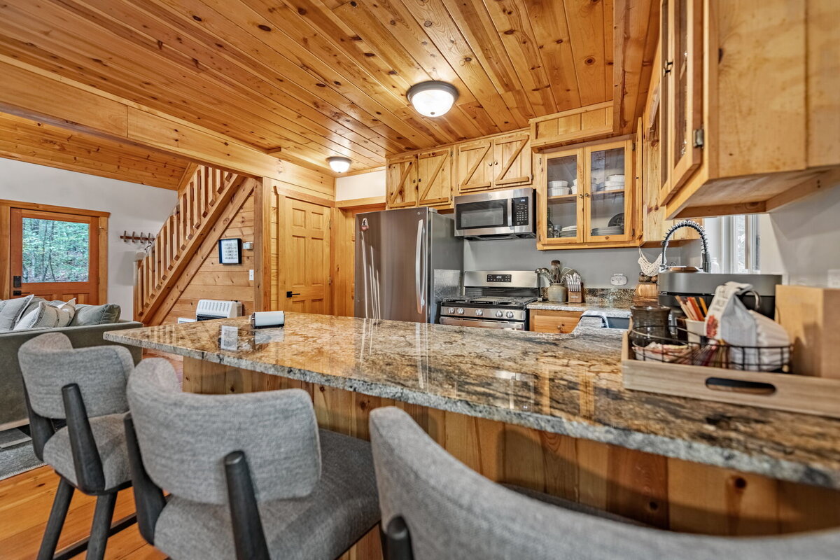 8Shady-Grove-Cabin-Blue-Ridge-GA_1203_Kitchen 1