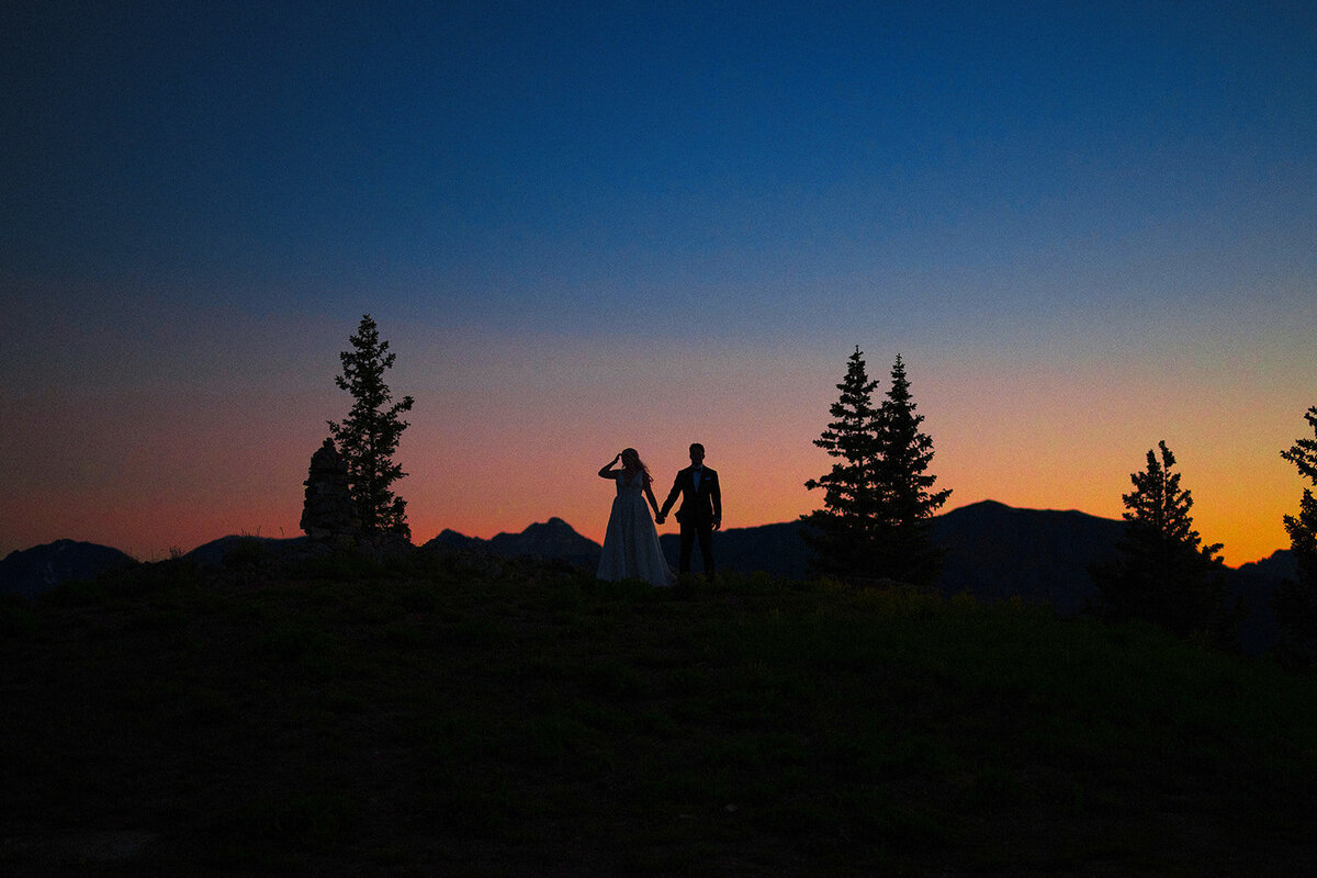 couple-in-sunset-aspen-HBICWeddings