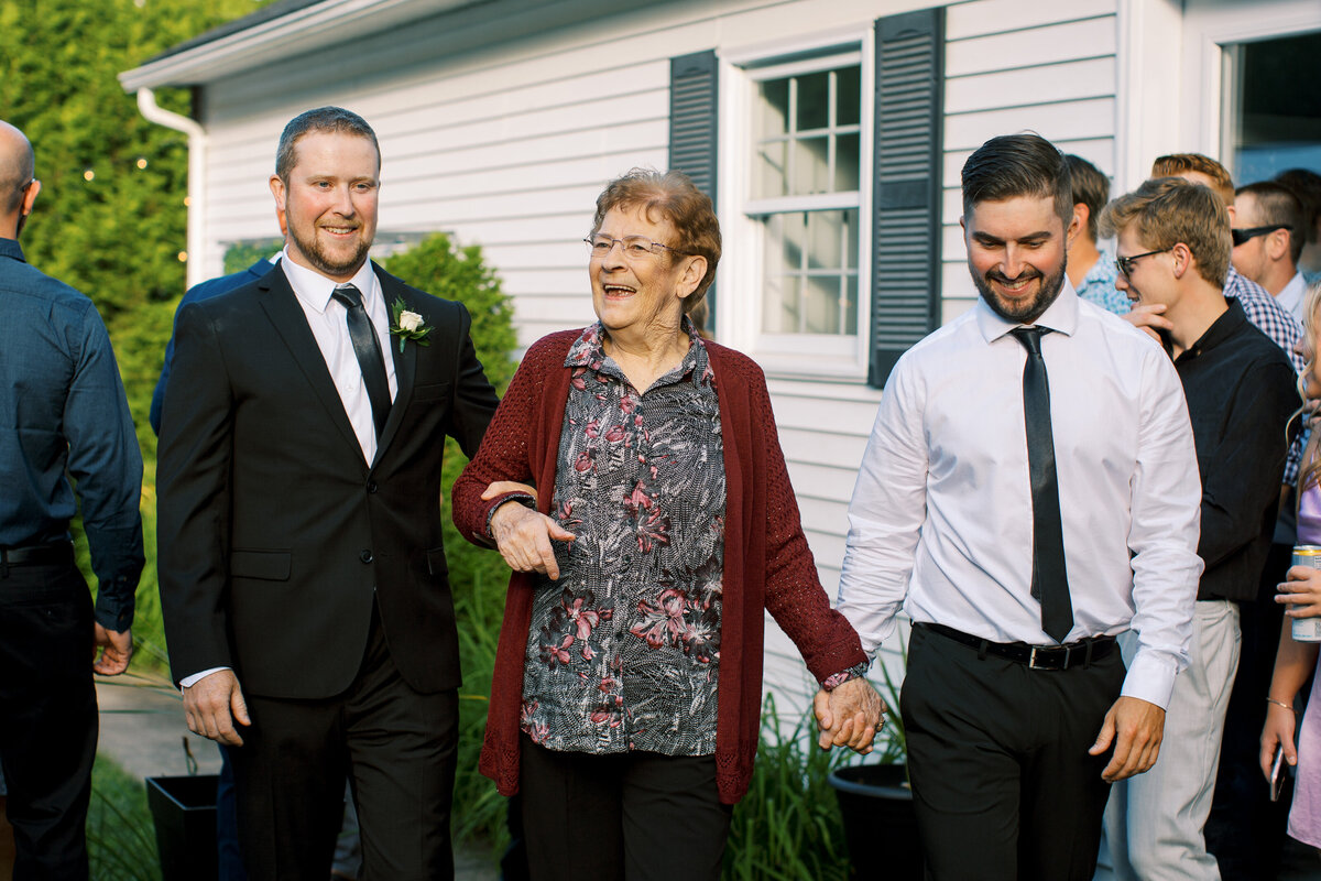 backyard-wedding-fredericton-photographer