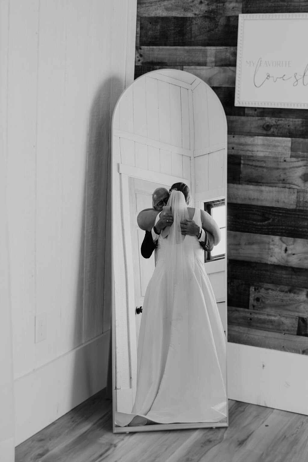 the well at cherry well farm, winchester ky photographer, bride and father in the mirror