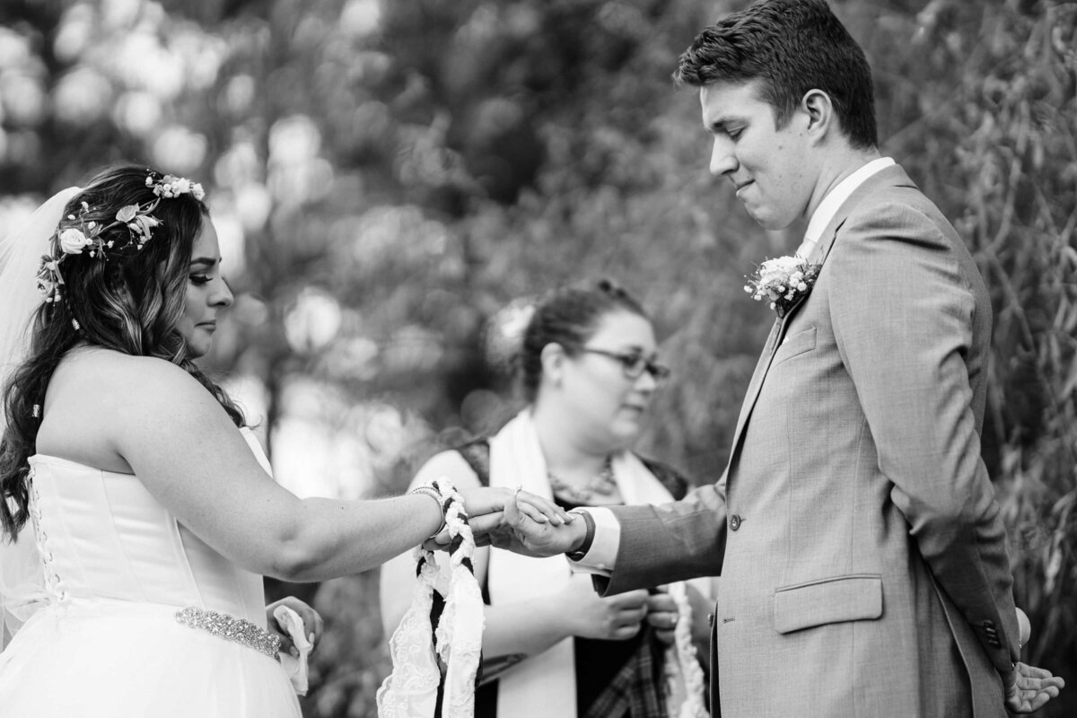 Emotional Bride and groom knot ceremony