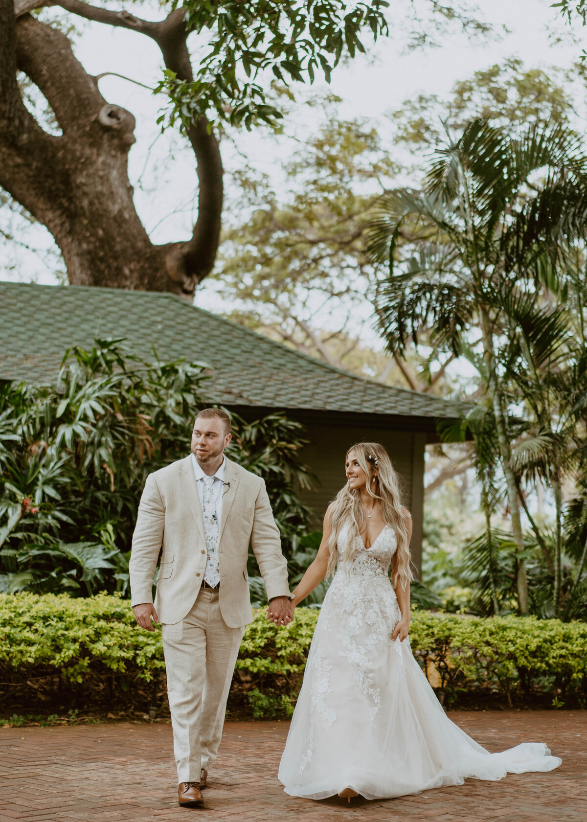 Cass and Alex got married at Olowalu Plantation House on Maui.