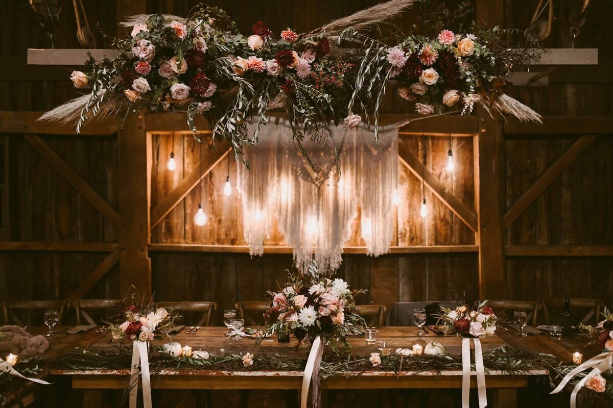 megan lang wedding - table floral design 01