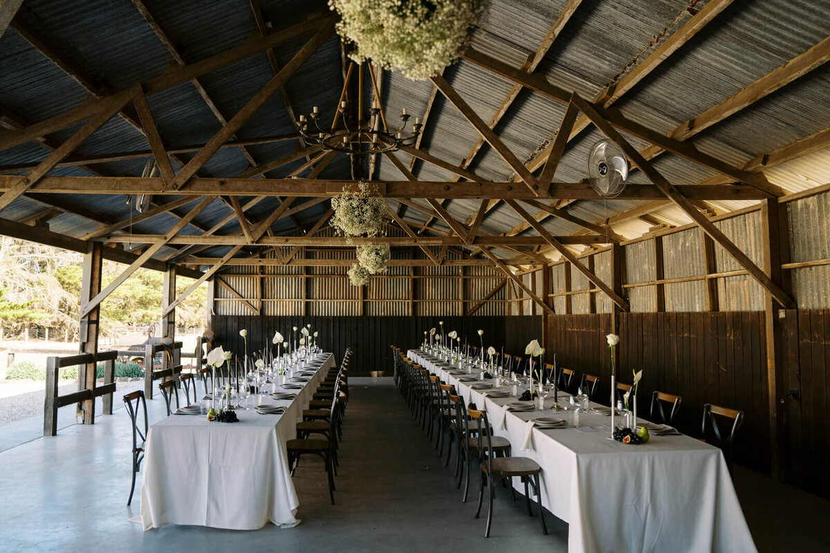 Adrian-Hannah-MountWilliamStationEstateWedding-RedbookStudios--151
