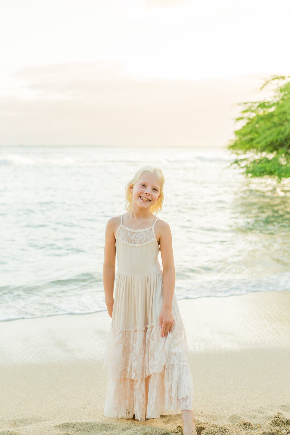 Family photographer for families in Oahu, Hawaii
