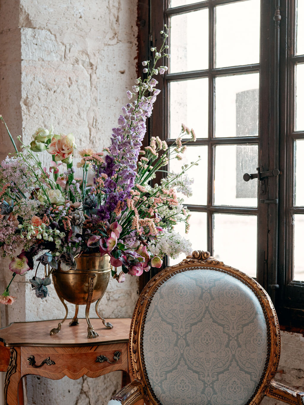 10-french-chateau-muted-pastel-floral-wedding