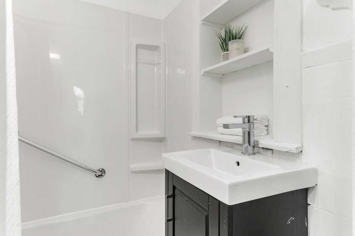 30-web-or-mls-44_002_Bathroom