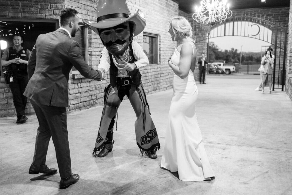 osu-pistol-pete-arriving-at-wedding-reception