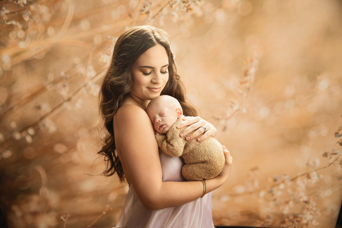 Jarrell, TX newborn photography for timeless, adorable baby portraits. Schedule a session with our expert photographer today!