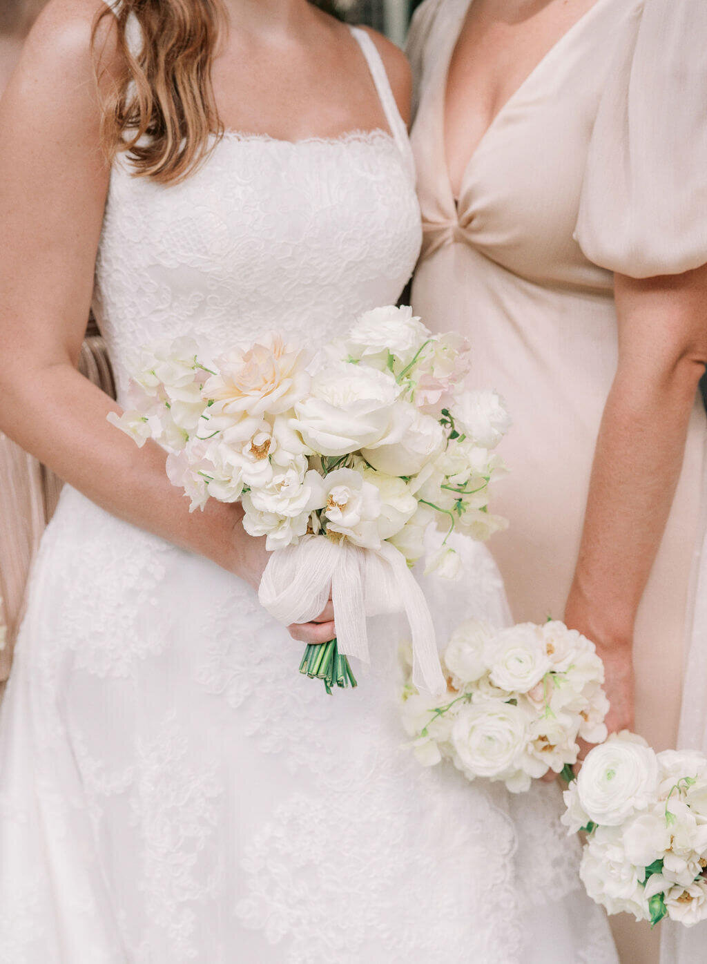 molly-luke-bridal-bouquet-petit-bridesmaid-bouquets-springvale-floral-dc-4