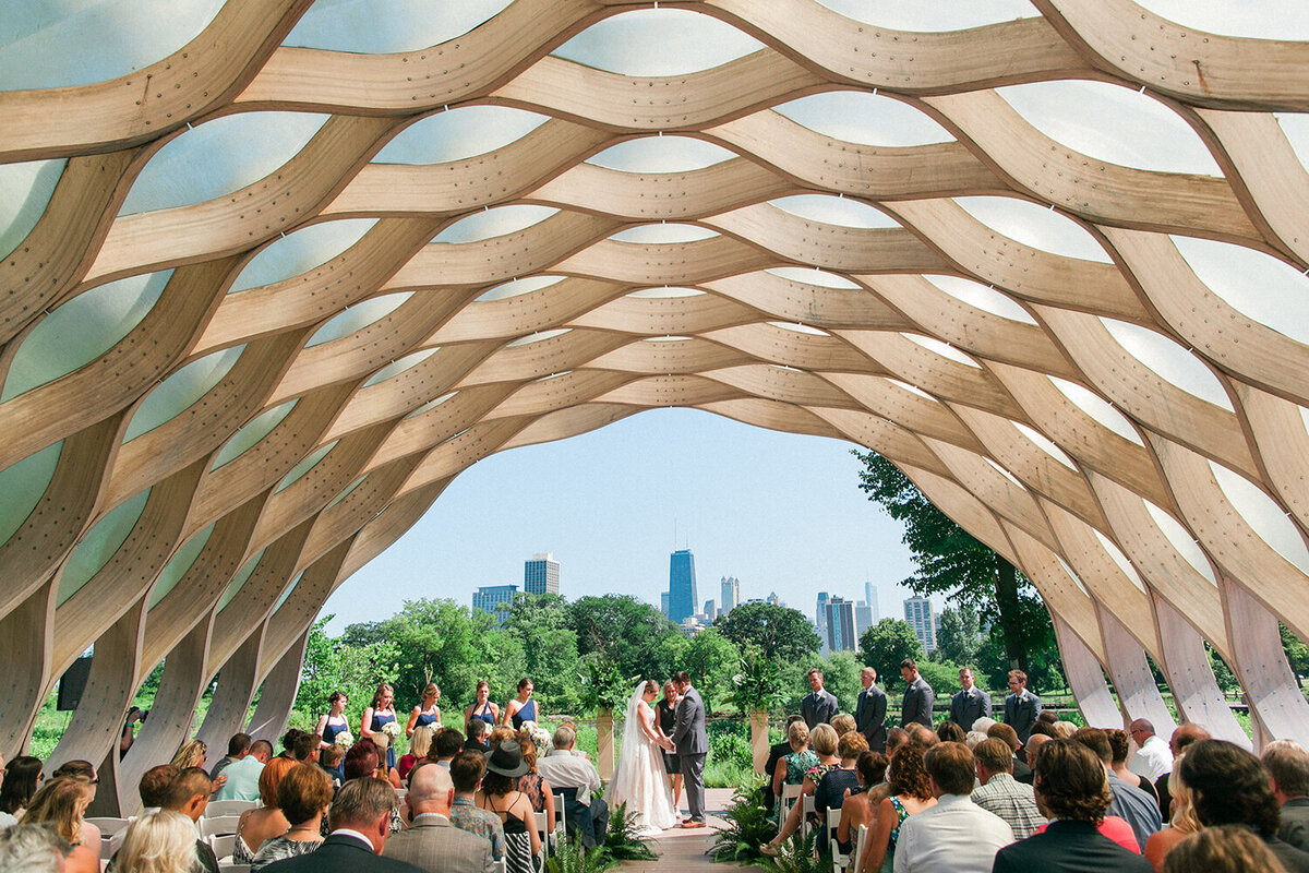 An outdoor wedding ceremony in Lincoln Park