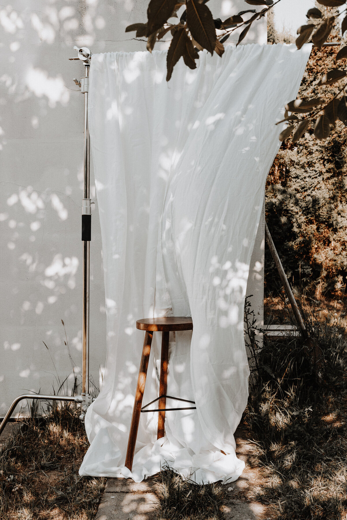 kaboompics_Linen curtains and sunshine - backgrounds - wallpapers - negative space