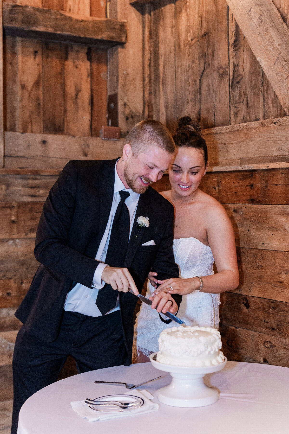 erik_sam_cake_cutting-6