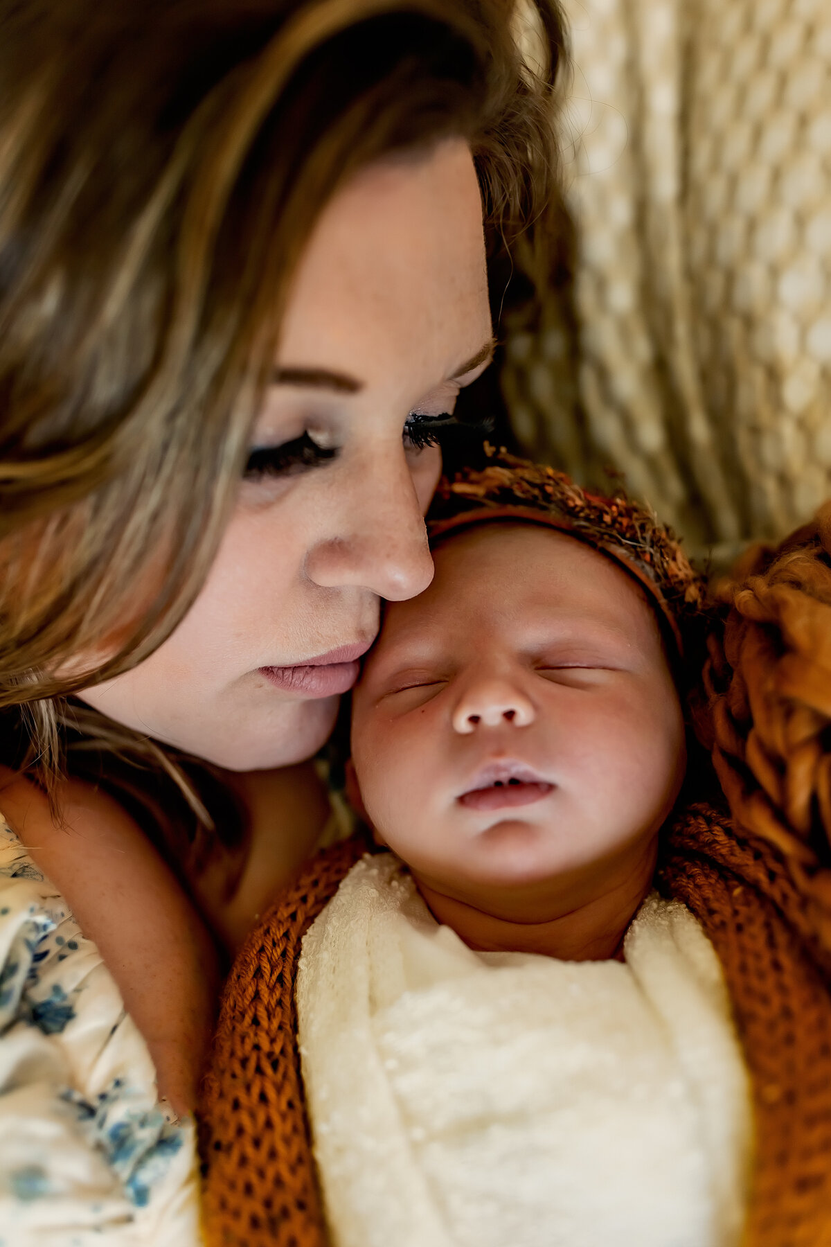 Lifestyle newborn session in home | Burleson, TX Newborn Photographer